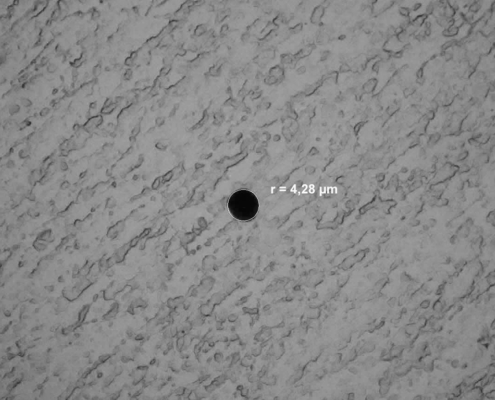 Laserbohrung in Molybdän, Materialstärke 50 µm